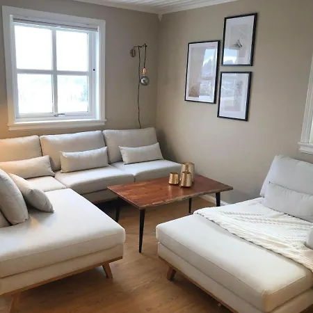 Holiday home Sentralt Med Solrik Veranda! *