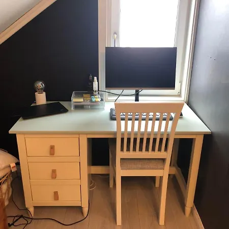 Sentralt Med Solrik Veranda! * Arendal
