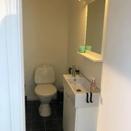 Sentralt Med Solrik Veranda! Holiday home *