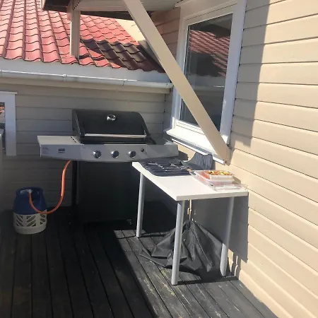 Holiday home Sentralt Med Solrik Veranda! Arendal