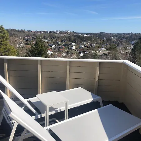Holiday home Sentralt Med Solrik Veranda! *