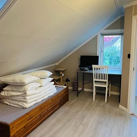 Sentralt Med Solrik Veranda! * Arendal