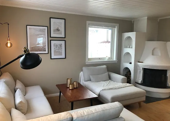 Semesterbostad Sentralt Med Solrik Veranda! *
