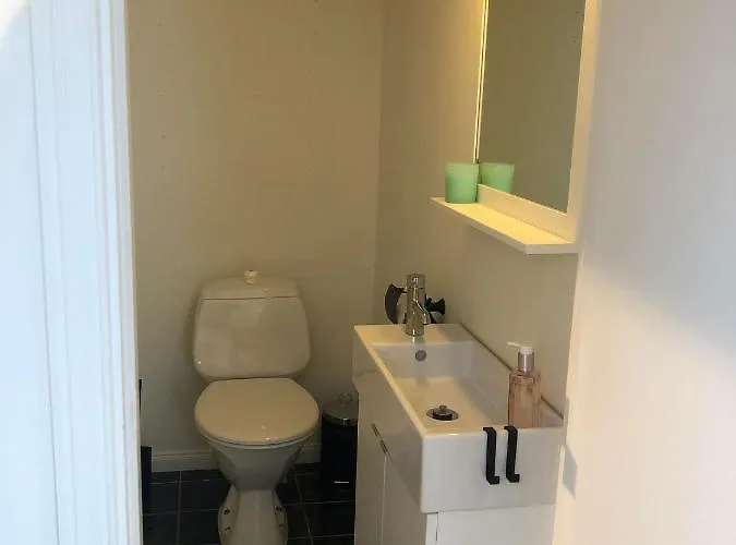 Sentralt Med Solrik Veranda! Semesterbostad *