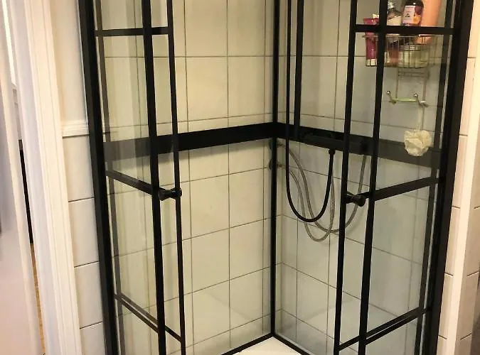 Sentralt Med Solrik Veranda! Semesterbostad