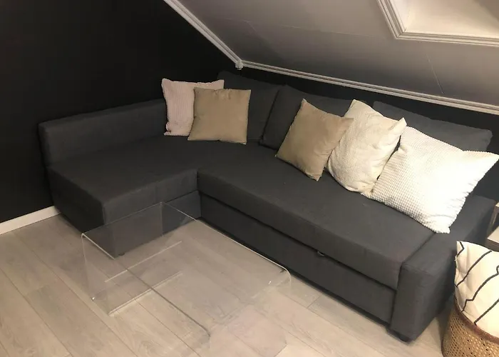 Feriehus Sentralt Med Solrik Veranda!