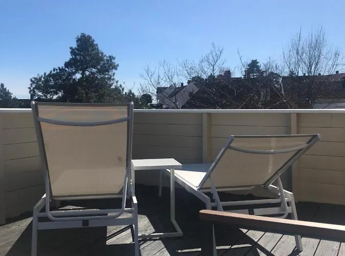 Sentralt Med Solrik Veranda!