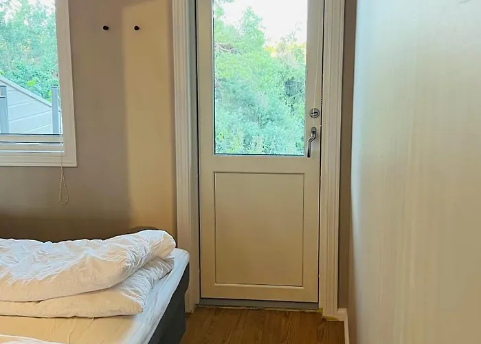 Sentralt Med Solrik Veranda!
