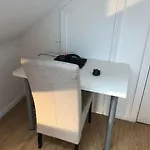 Sentralt Med Solrik Veranda! * Arendal