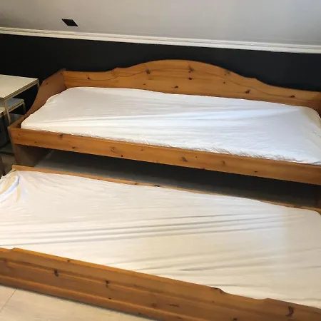 Сasa de vacaciones Sentralt Med Solrik Veranda! Arendal